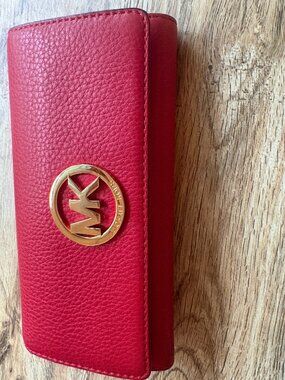 Michael Kors Fulton Continental Flap Wallet Clutch Cheery Red/Pebbled Leather